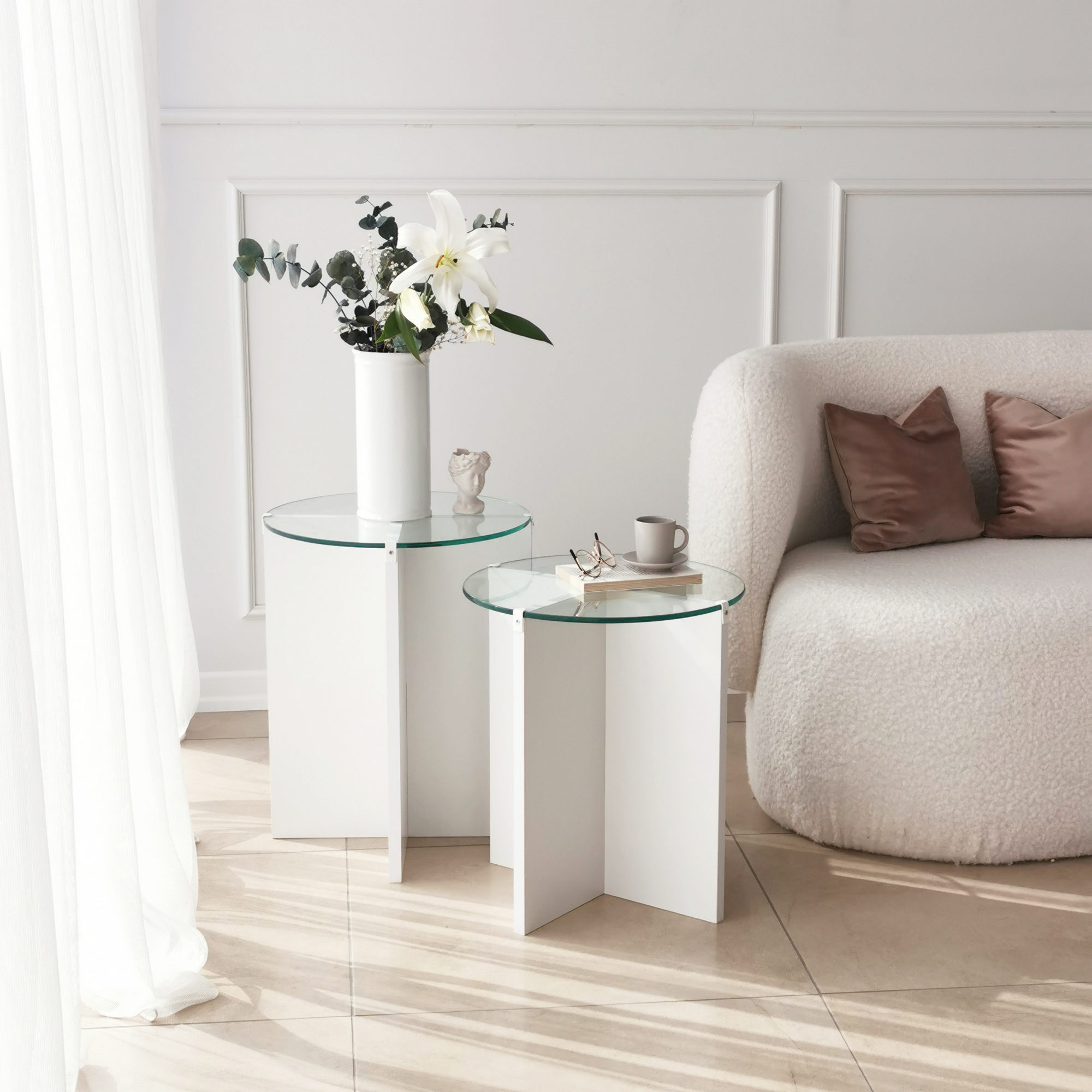 Lily – biela