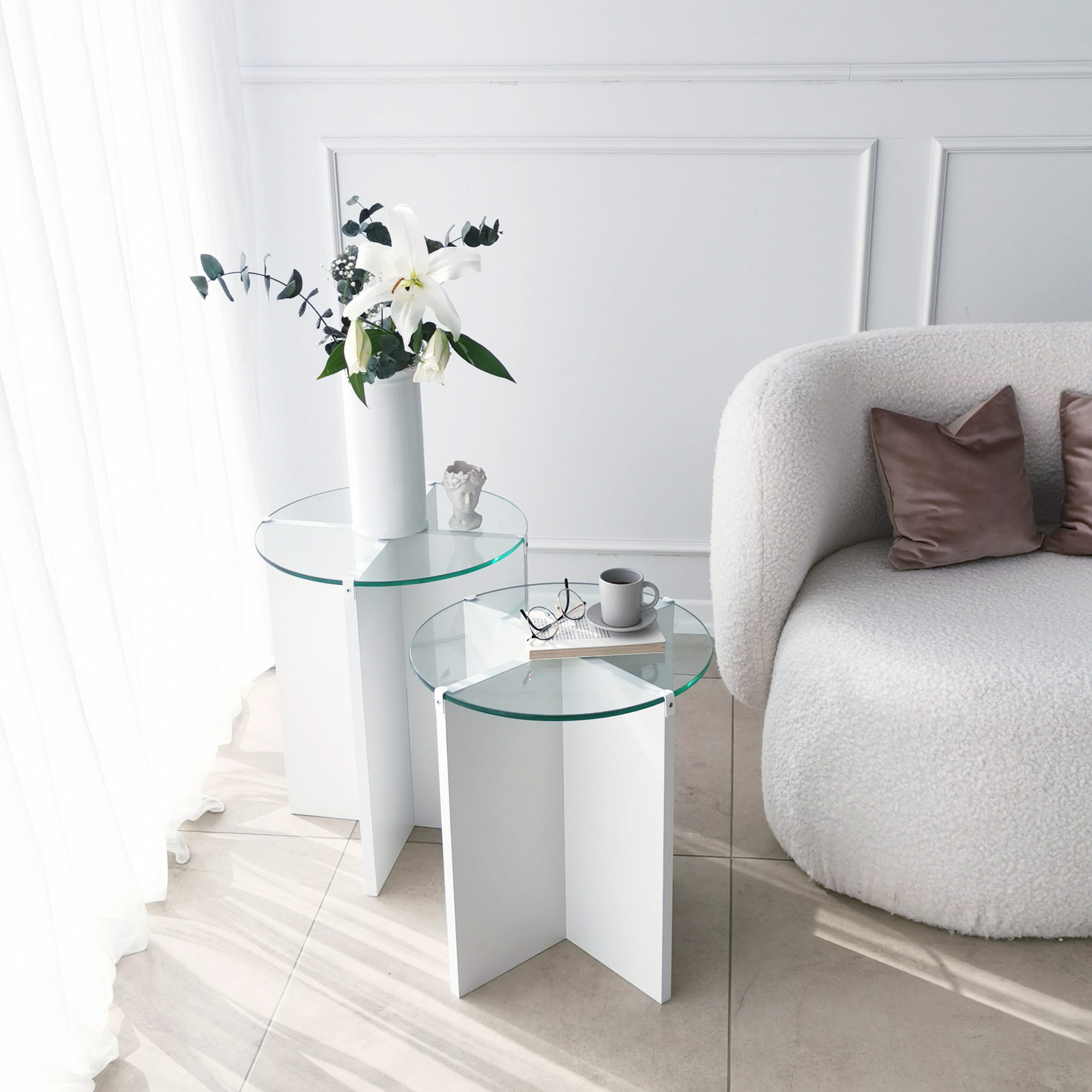 Lily – biela