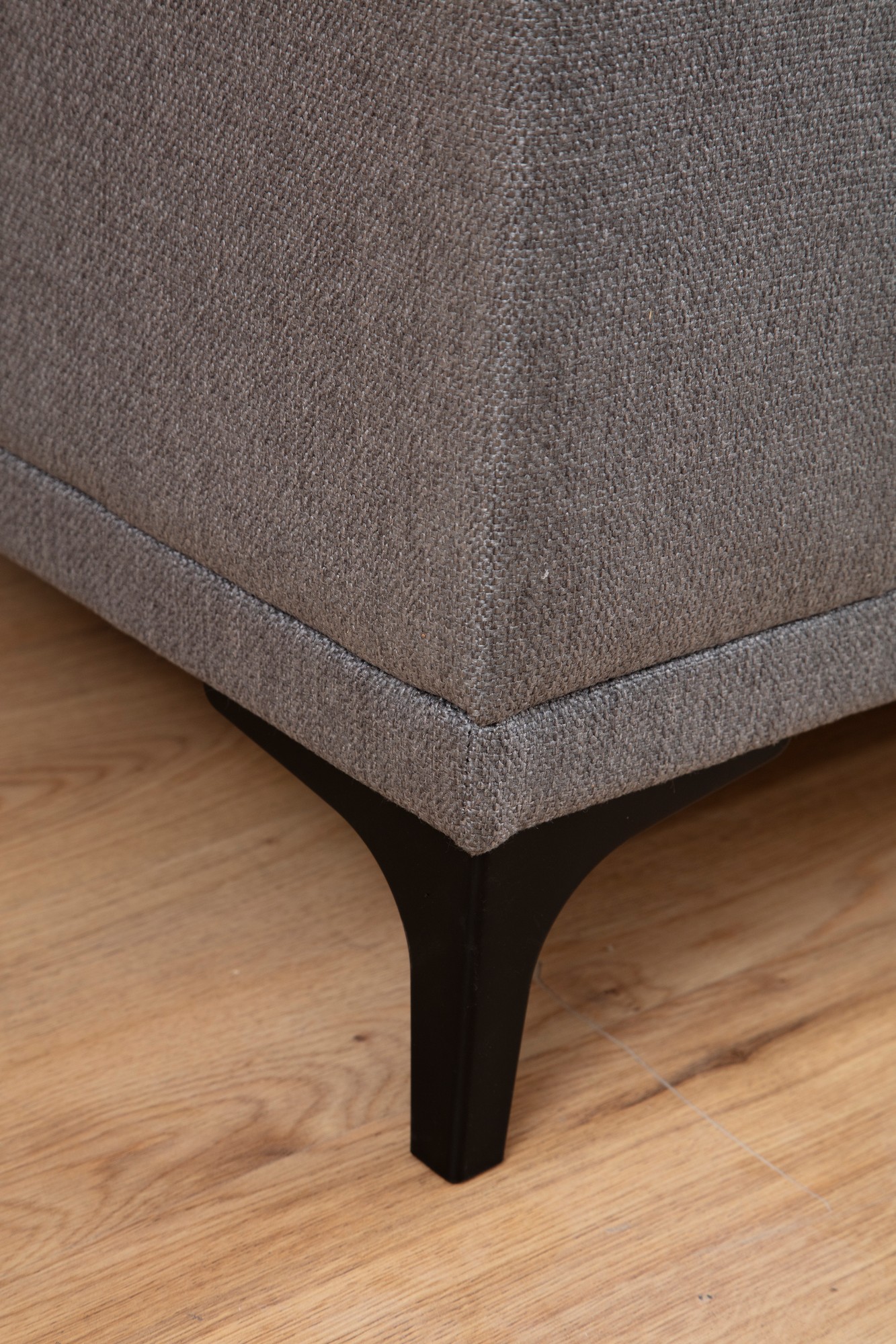 Rohová sedačka Petra P– Svetlosivá